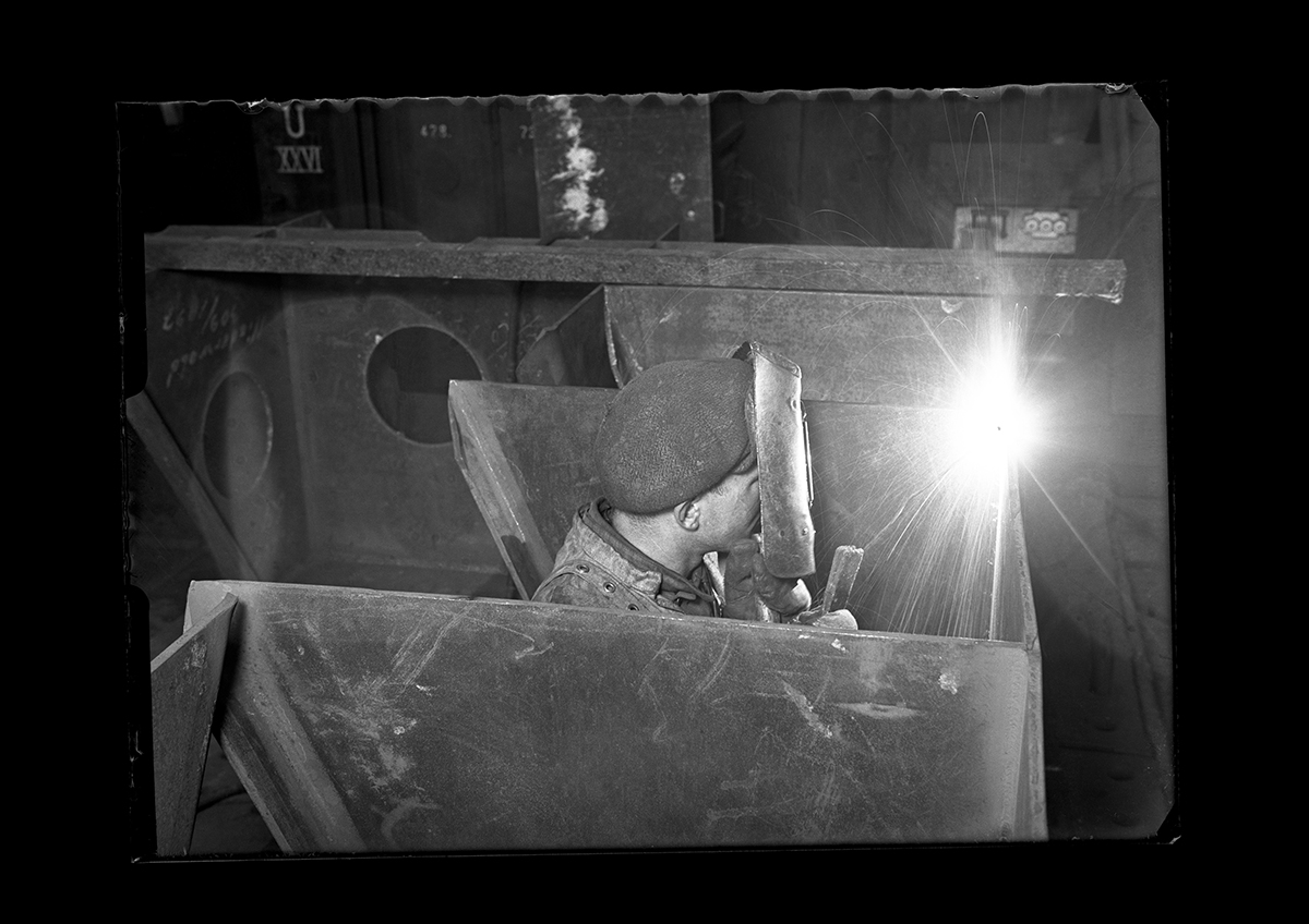 Fide Struck, Hafen Hamburg, Werft, Schweißer bei der Arbeit, um 1932