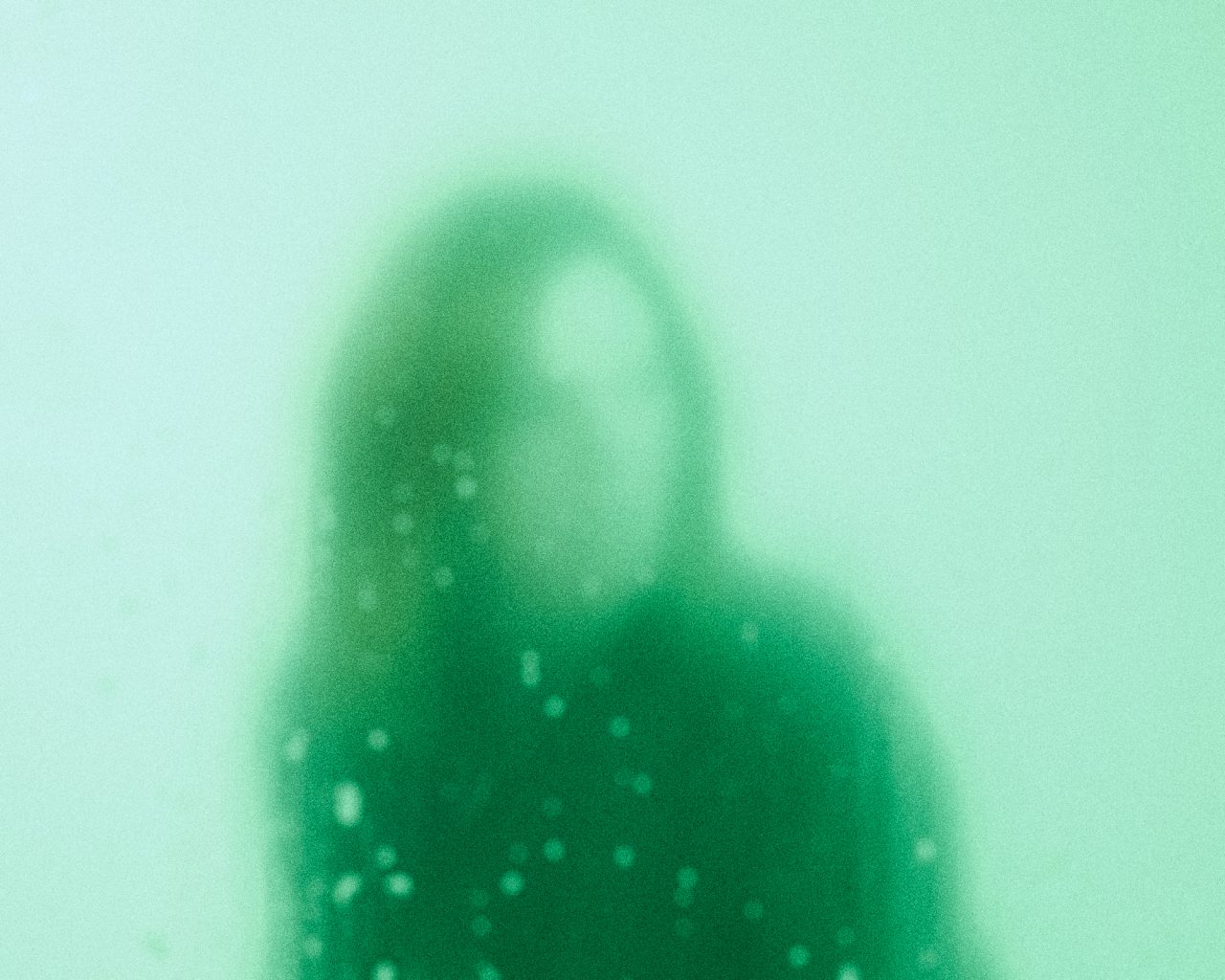 Susan Sidebottom, The Last Color She Sees Is Green, aus der Serie "As If Nothing Is Wrong", 2024