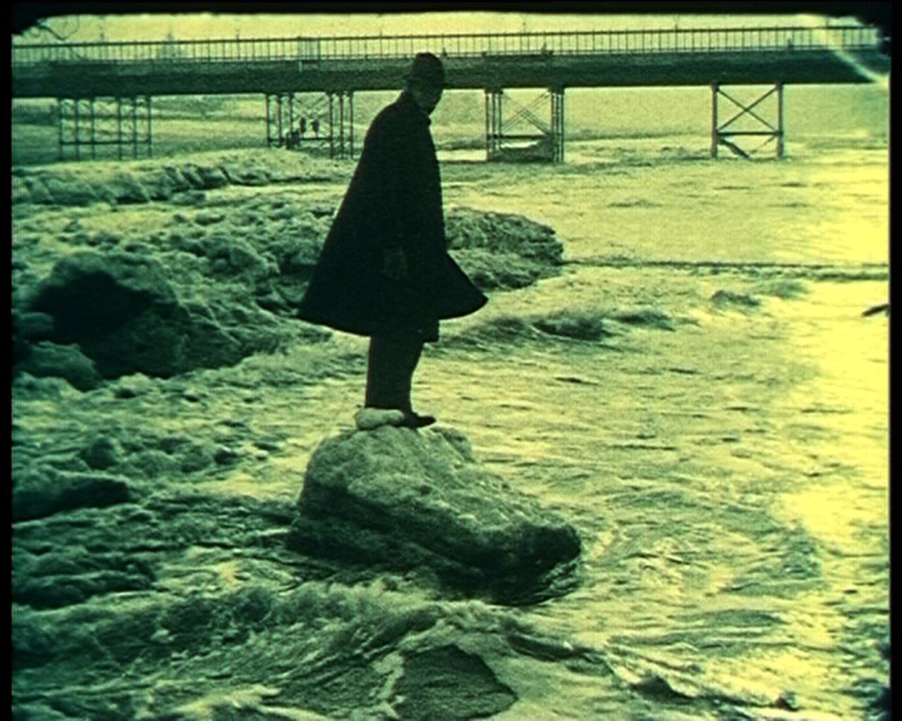 Fiona Tan - News from the Near Future, Videostill